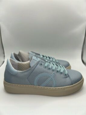 Loci style Nine light blue sneakers size 36 NIB